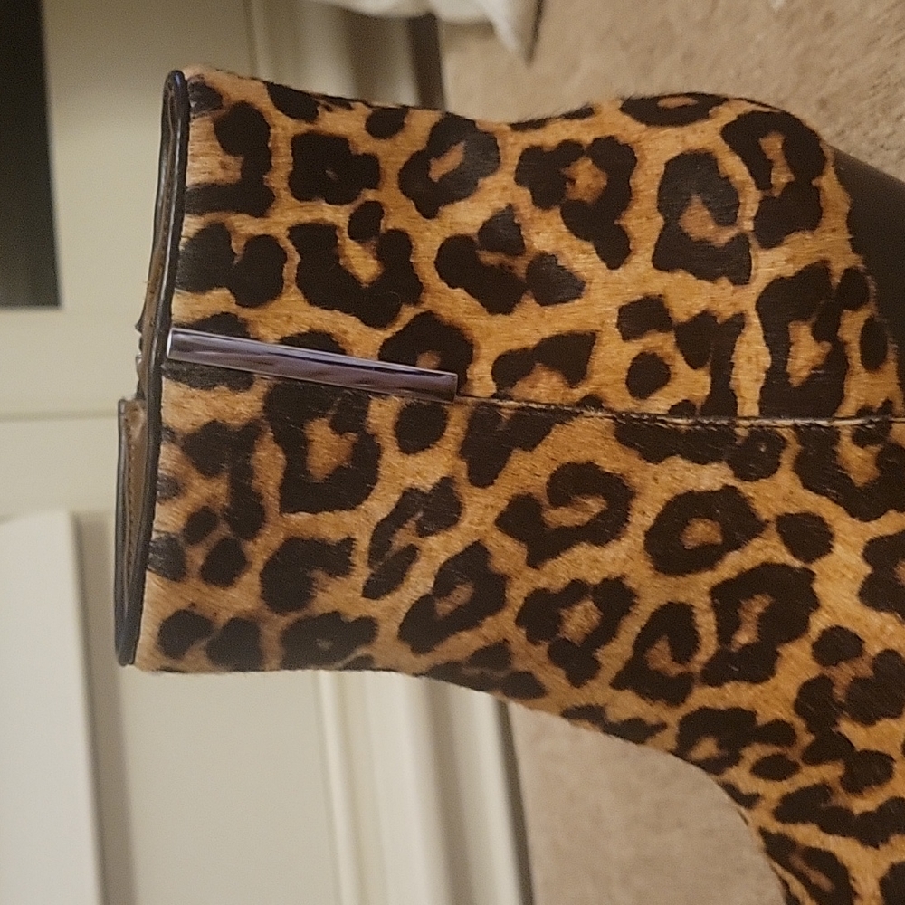 Franco  Sarto Calf Skin wedge booties. 🆕 Size 6 1/2 🔥 - Picture 3 of 7